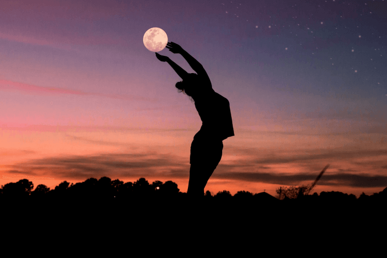 Capricorn Moon Woman Traits & Why She's Amazing - Basically Wonderful